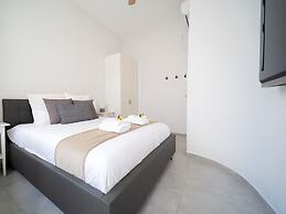 YalaRent Boutique apartments in Jaffa's flea market - Families only