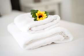 YalaRent Boutique apartments in Jaffa's flea market - Families only