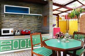 Forest Bungalows & Mama's Restaurant