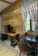 Forest Bungalows & Mama's Restaurant