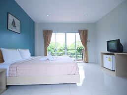 Forest Bungalows & Mama's Restaurant