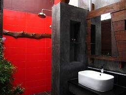 Forest Bungalows & Mama's Restaurant