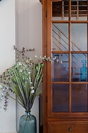 Kismet Apt - Retreat to a Stylish home