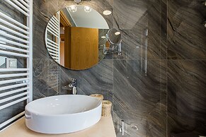 Kismet Apt - Retreat to a Stylish home