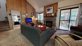 Hidden Valley 104 Convenient and Cozy, Short walk to The Village Gondo