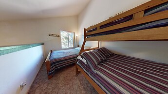 Hidden Valley 104 Convenient and Cozy, Short walk to The Village Gondo