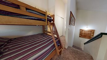 Hidden Valley 104 Convenient and Cozy, Short walk to The Village Gondo