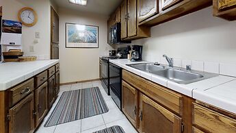 Hidden Valley 104 Convenient and Cozy, Short walk to The Village Gondo