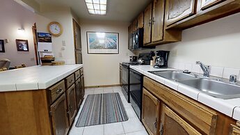 Hidden Valley 104 Convenient and Cozy, Short walk to The Village Gondo