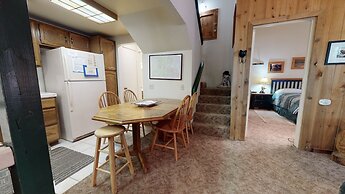 Hidden Valley 104 Convenient and Cozy, Short walk to The Village Gondo