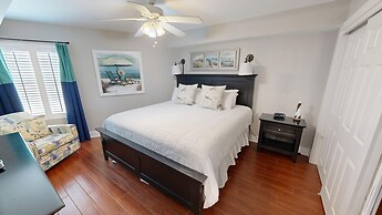 Seacrest 308 is a 2 BR Gulf front on Okaloosa Island by RedAwning