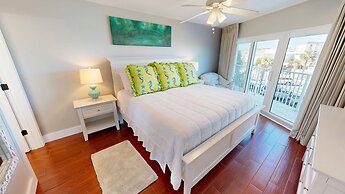 Seacrest 308 is a 2 BR Gulf front on Okaloosa Island by RedAwning