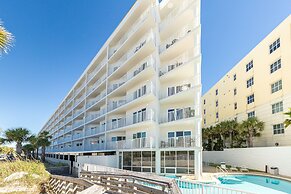 Seacrest 301a is a Gulf Front Efficiency Unit on Okaloosa Island by Re