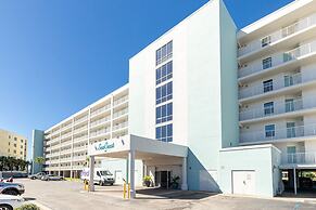 Seacrest 301a is a Gulf Front Efficiency Unit on Okaloosa Island by Re