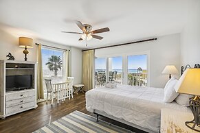 Seacrest 301A is a Gulf Front efficiency unit on Okaloosa Island by Re