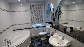Gorgeous 4-bed House in Bexhill-on-sea, sea Views