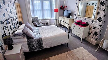 Gorgeous 4-bed House in Bexhill-on-sea, sea Views