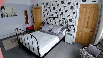 Gorgeous 4-bed House in Bexhill-on-sea, sea Views