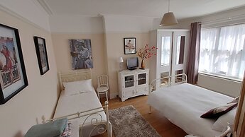 Gorgeous 4-bed House in Bexhill-on-sea, sea Views