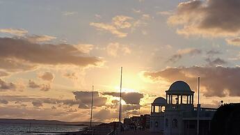 Gorgeous 4-bed House in Bexhill-on-sea, sea Views
