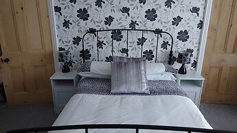 Gorgeous 4-bed House in Bexhill-on-sea, sea Views