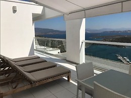 2 Bed Penthouse Apartment With Stunning Sea View