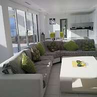 2 Bed Penthouse Apartment With Stunning Sea View