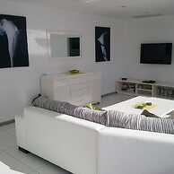 2 Bed Penthouse Apartment With Stunning Sea View