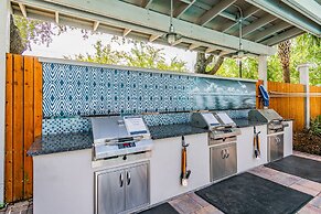 BC-324: Channelside Luxury Apartment