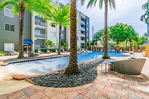 BC-324: Channelside Luxury Apartment