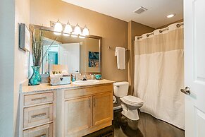 BC-324: Channelside Luxury Apartment