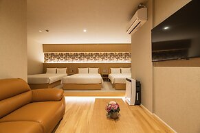 GRAND BASE Hakatamon