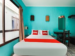 OYO 1103 Pirates House Hotel