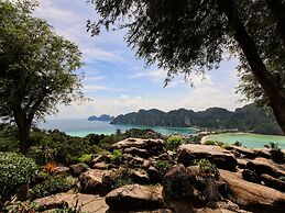 OYO 1103 Pirates House Hotel