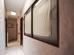 OYO 1103 Pirates House Hotel