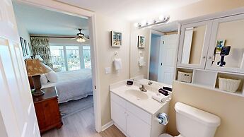 Seacrest 603 is a Gulf View 2 BR on Okaloosa Island by RedAwning