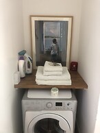 Superb Apartment With Sky Glass TV and Netflix