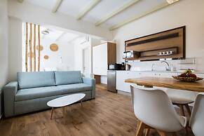 Theros Luxury Villas