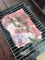 Izu House Luxury Log with Cozy Fireplace