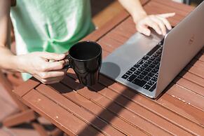 Izu House Luxury Log with Cozy Fireplace