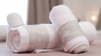 Ostay Vermillion Namba