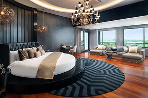 The Gems Mining Pool Villas Pattaya