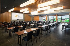 The Gems Mining Pool Villas Pattaya