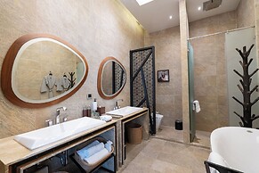 The Gems Mining Pool Villas Pattaya