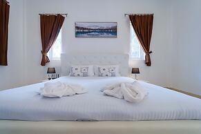 6BR Luxury Tropical Pool Villa PH125