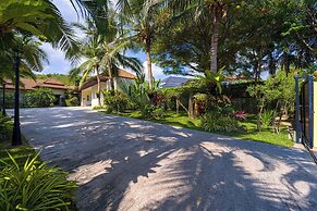 6BR Luxury Tropical Pool Villa PH125