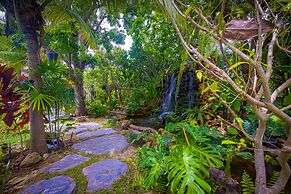 6BR Luxury Tropical Pool Villa PH125