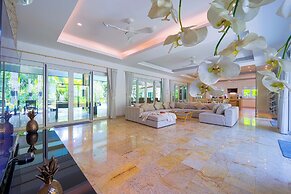 6BR Luxury Tropical Pool Villa PH125