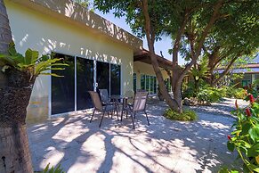 6BR Luxury Tropical Pool Villa PH125