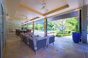 6BR Luxury Tropical Pool Villa PH125